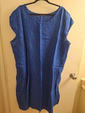 BLUE LINEN DRESS.
